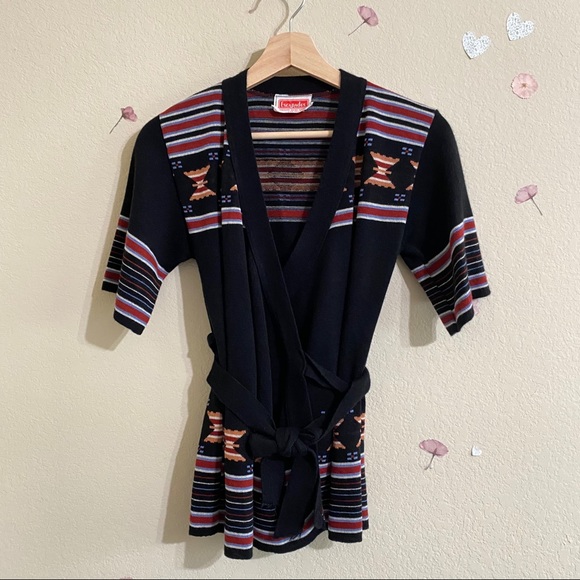 VTG Escapades - 70s Wrap Top - Picture 6 of 7